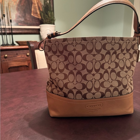 Coach signature purse with leather / GREAT condition - Picture 4 of 16